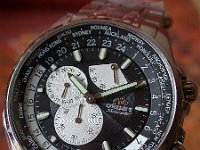 CEY04002-roachman-01