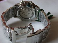 CEY04002-roachman-03